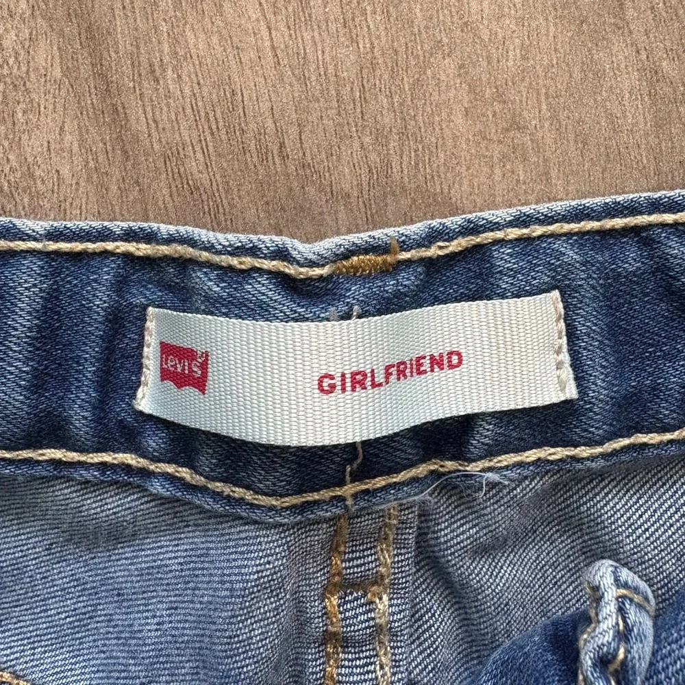 Levi's Girls Girlfriend Jeans Kids Size 10 Reg‎ Blue Distressed Adjusted Waist
